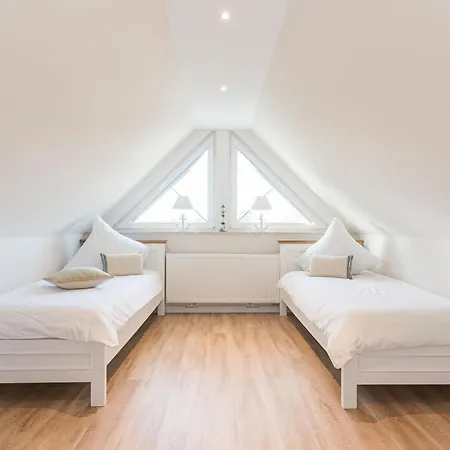 Fischlaender Apartman *